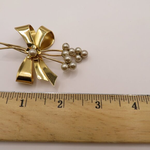 Coro Gold Tone Bow Brooch with Faux Pearls - Picture 7 of 7
